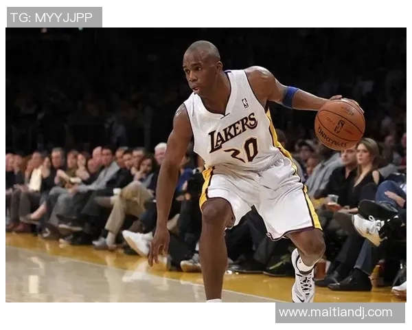 32号篮球明星的传奇之路与背后不为人知的故事揭秘