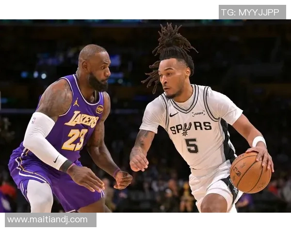 NBA篮球明星的传奇故事与赛场荣耀解析 NBA篮球明星的传奇故事与赛场荣耀解析