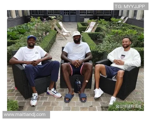 库里与杜兰特全明星篮球鞋的完美结合引领潮流风尚